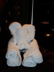 1 bath towel + 1 hand towel = 1 elephant